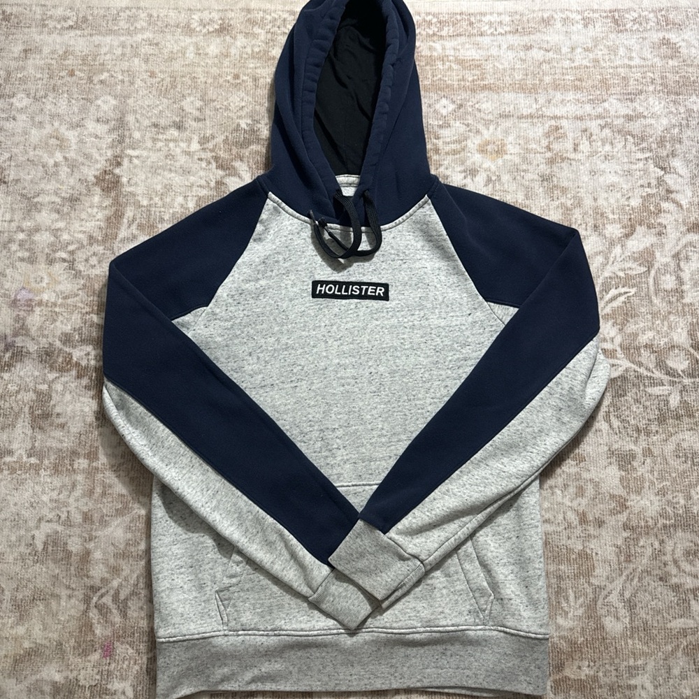 Hollister Men's Blue and Gray Hoodie